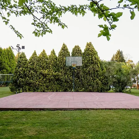 فيلة Sjemenka Houses *